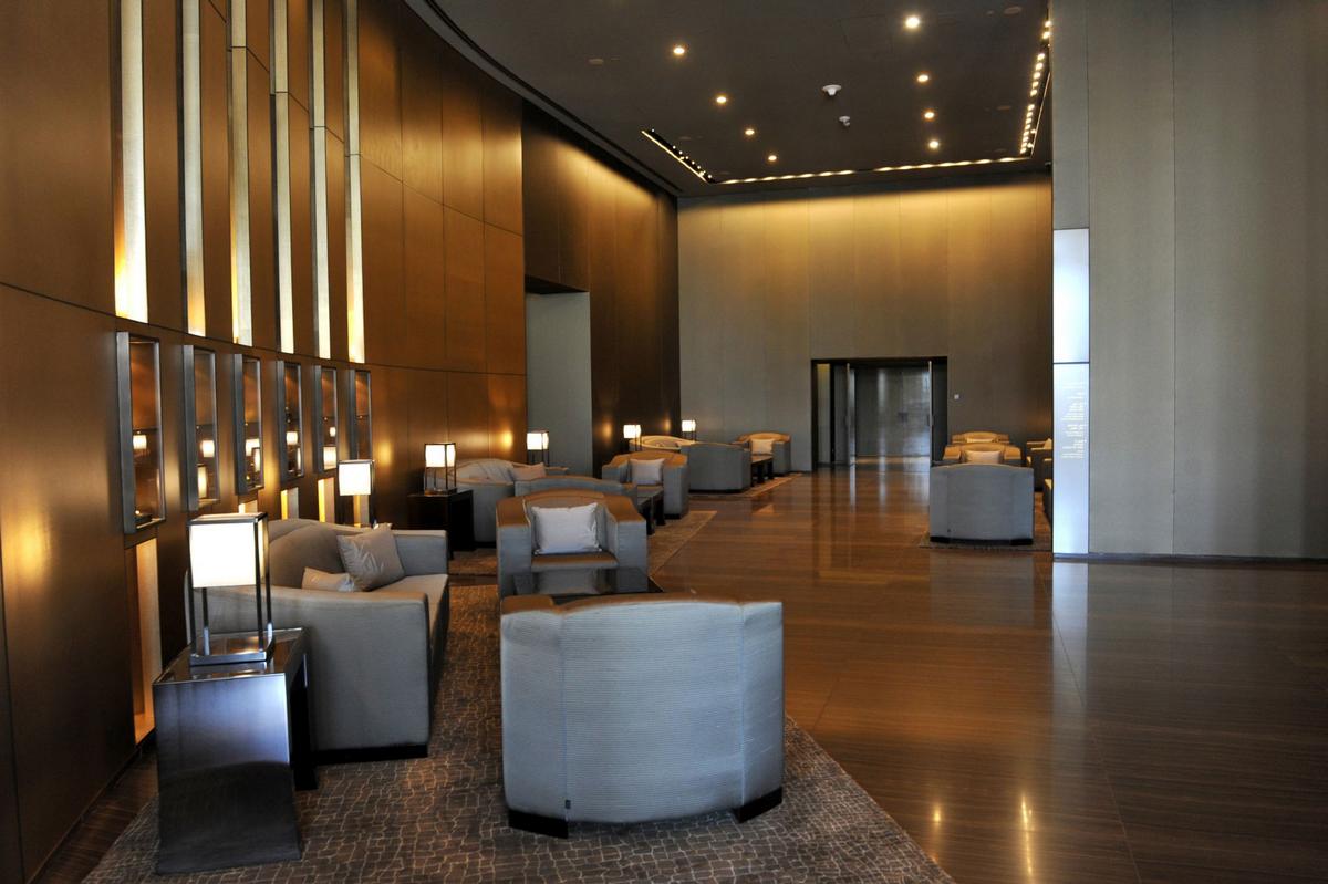 Современный дизайн интерьера отеля Armani Hotel Dubai