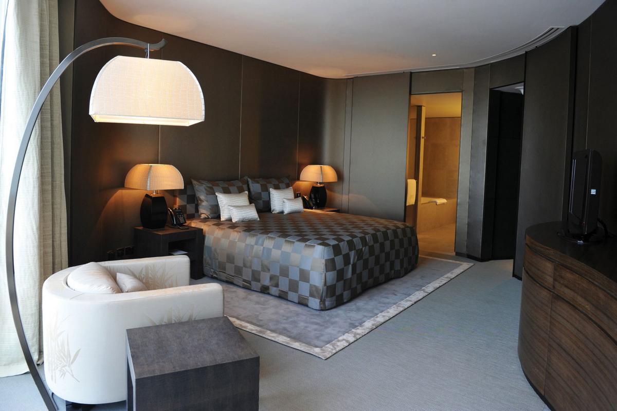 Современный дизайн интерьера отеля Armani Hotel Dubai
