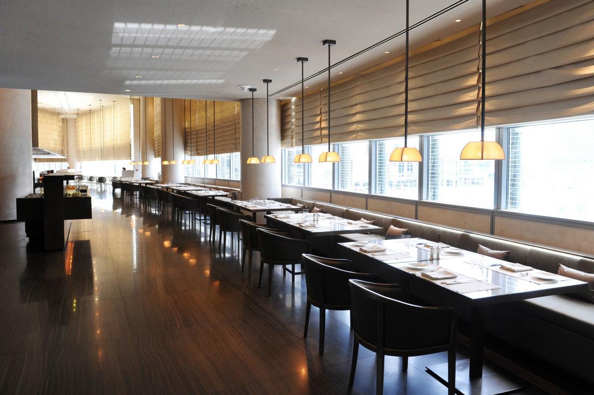 Современный дизайн интерьера отеля Armani Hotel Dubai