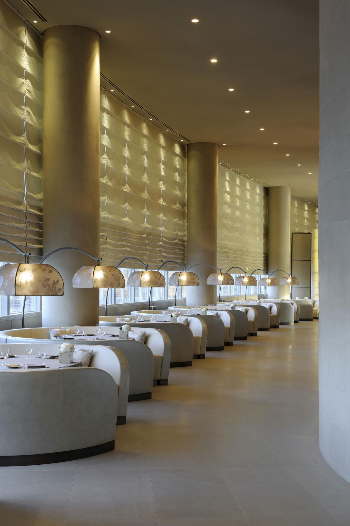 Современный дизайн интерьера отеля Armani Hotel Dubai
