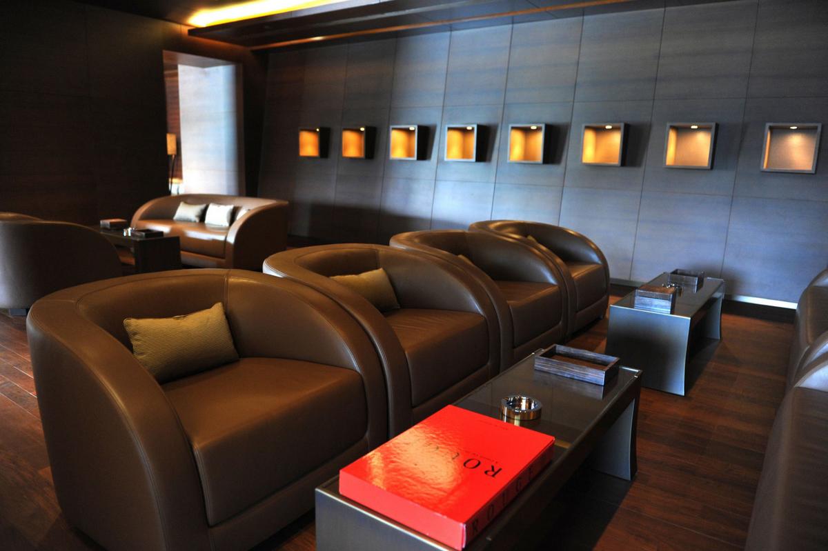 Современный дизайн интерьера отеля Armani Hotel Dubai