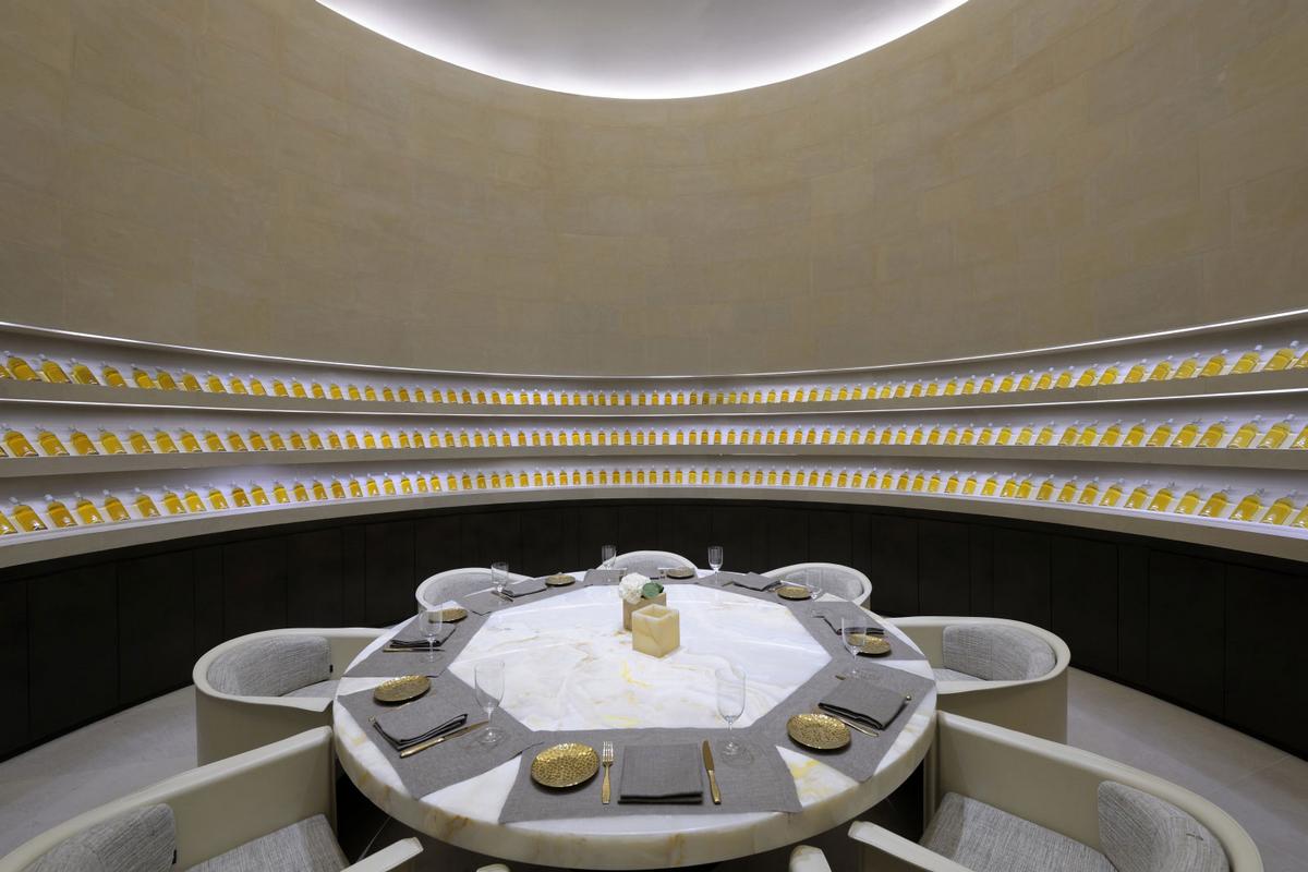 Современный дизайн интерьера отеля Armani Hotel Dubai